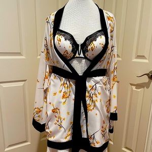 Cacique Size 22/24 Satin Floral Robe with Matching Bra (42DD)